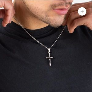 Silver Necklace with Crucifix Pendant